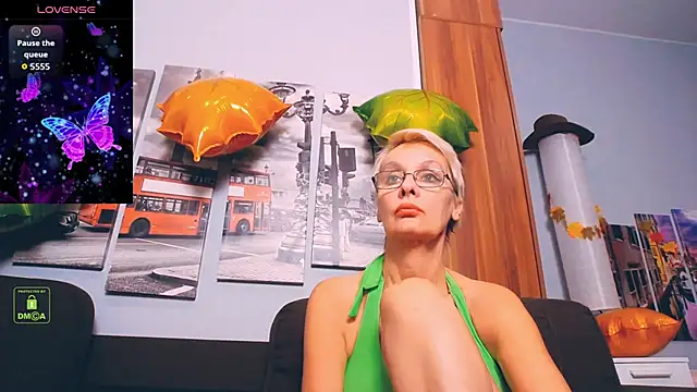 HelgaHimmell online show from 11, 11, 2025