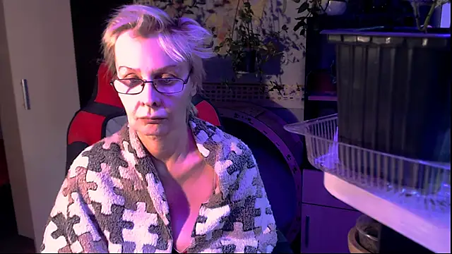 Snapshot of HelgaHimmell chatting on 27, 5, 2026 HelgaHimmell online show from 27, 5, 2026