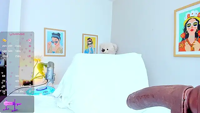 jasminnee  online show from 31, 3, 2026