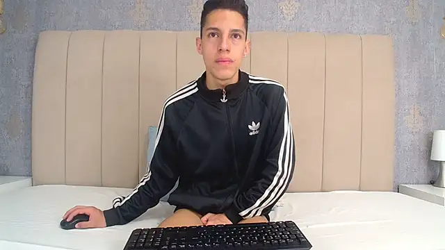 Snapshot of thiago19s chatting on 23, 6, 2026 thiago19s online show from 23, 6, 2026