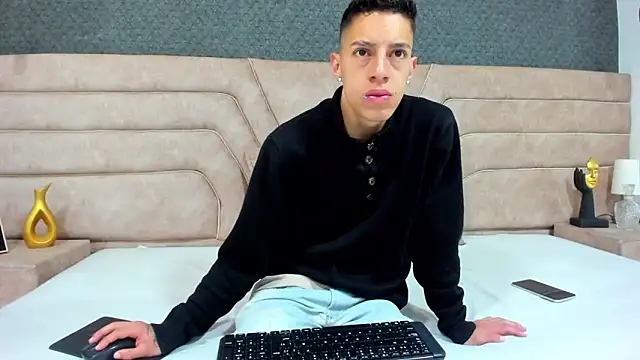 Snapshot of thiago19s chatting on 4, 6, 2026 thiago19s online show from 4, 6, 2026