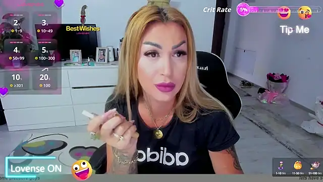 GlossyDiamondX online show from 10, 9, 2025