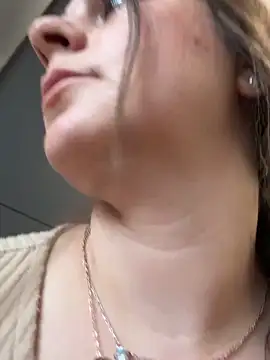 Snapshot of Loella-Rose chatting on 23, 2, 2026 Loella-Rose online show from 23, 2, 2026