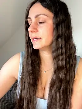 Loella-Rose online show from 28, 4, 2026