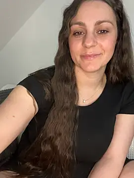 Loella-Rose online show from 28, 4, 2026