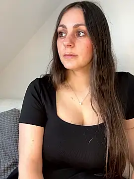 Loella-Rose online show from 24, 4, 2026