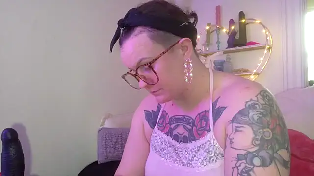 quinnmariexo online show from 5, 3, 2026