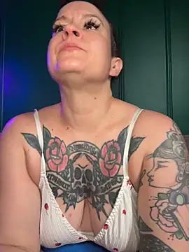 Snapshot of quinnmariexo chatting on 22, 6, 2026 quinnmariexo online show from 22, 6, 2026