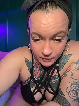 Snapshot of quinnmariexo chatting on 21, 6, 2026 quinnmariexo online show from 21, 6, 2026