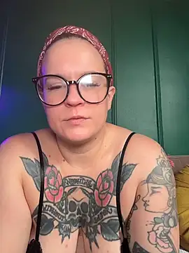 Snapshot of quinnmariexo chatting on 19, 6, 2026 quinnmariexo online show from 19, 6, 2026