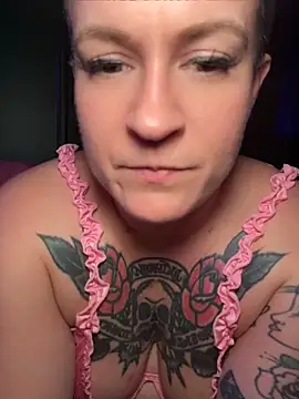 Snapshot of quinnmariexo chatting on 8, 6, 2026 quinnmariexo online show from 8, 6, 2026