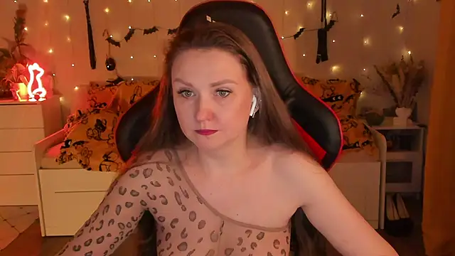 desperatehousewife   online show from 27, 10, 2025