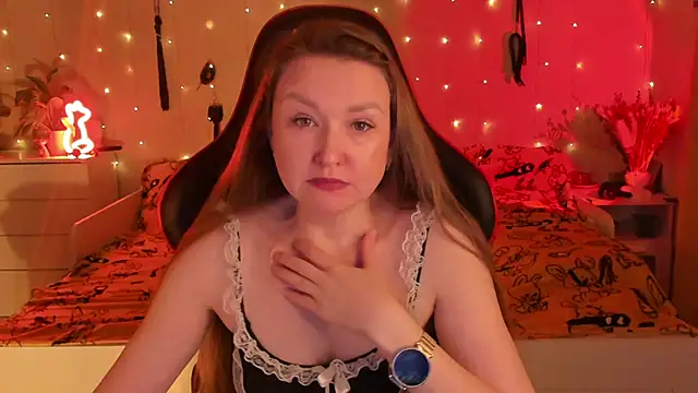 desperatehousewife   online show from 10, 10, 2025