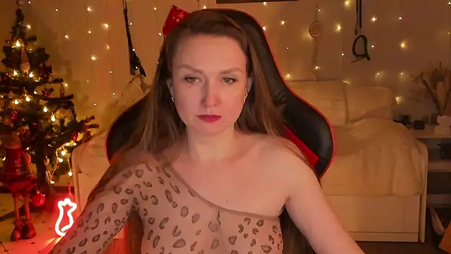 Snapshot of desperatehousewife__ chatting on 20, 12, 2025 desperatehousewife online show from 20, 12, 2025