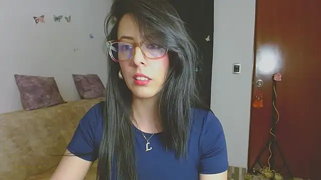 Snapshot of ella_peck chatting on 1, 3, 2026 ella peck online show from 1, 3, 2026