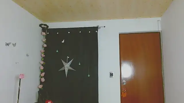 Snapshot of ella_peck chatting on 24, 2, 2026 ella peck online show from 24, 2, 2026