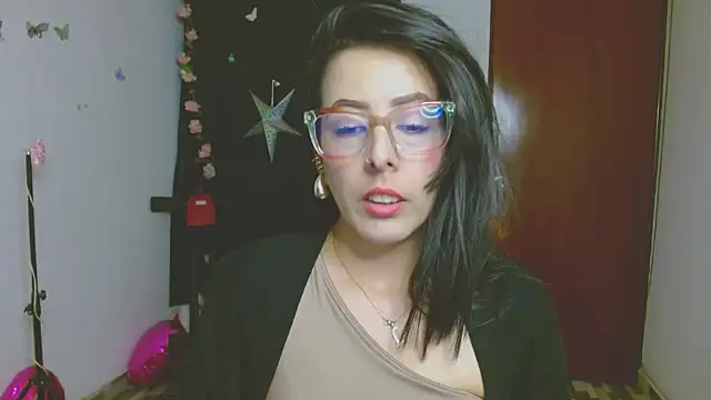 Snapshot of ella_peck chatting on 1, 2, 2026 ella peck online show from 1, 2, 2026