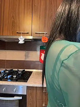 Hotmomcheckk  online show from 6, 1, 2026