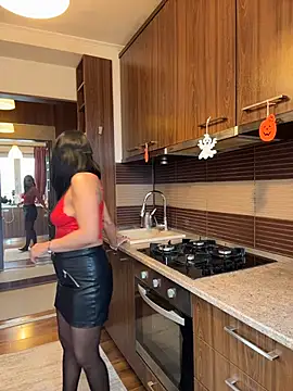 Hotmomcheckk  online show from 14, 11, 2025