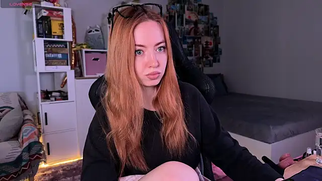 Snapshot of LinaWitch chatting on 7, 11, 2025 LinaWitch online show from 7, 11, 2025