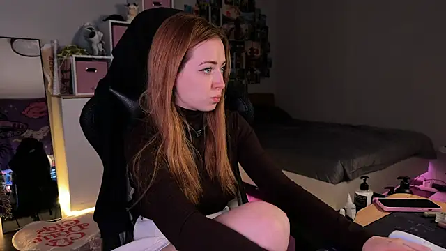 Snapshot of LinaWitch chatting on 21, 11, 2025 LinaWitch online show from 21, 11, 2025