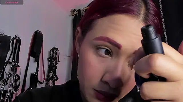 charrlotte quinn online show from 21, 4, 2026