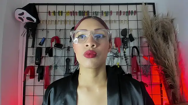 charrlotte quinn online show from 28, 11, 2025