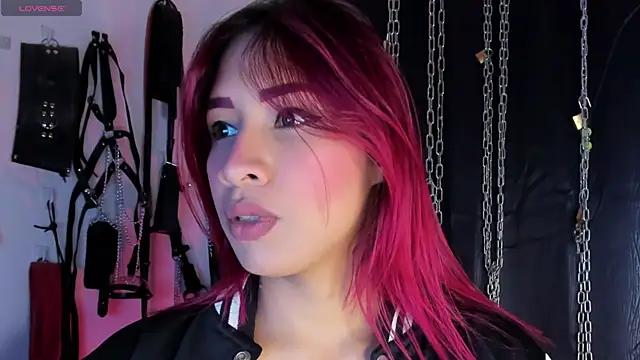 charrlotte quinn online show from 25, 5, 2026
