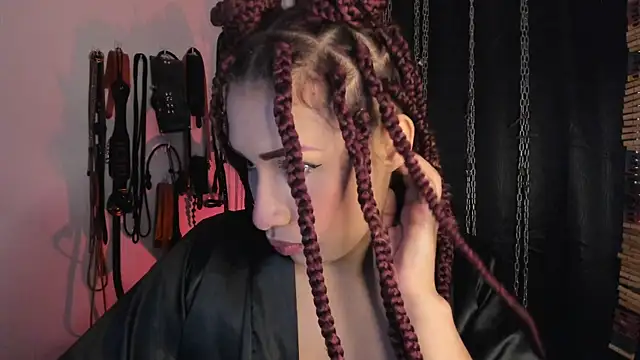 Snapshot of charrlotte_quinn chatting on 15, 7, 2026 charrlotte quinn online show from 15, 7, 2026