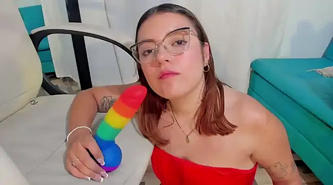 Snapshot of maddy066 chatting on 11, 3, 2025 maddy066 online show from 11, 3, 2025