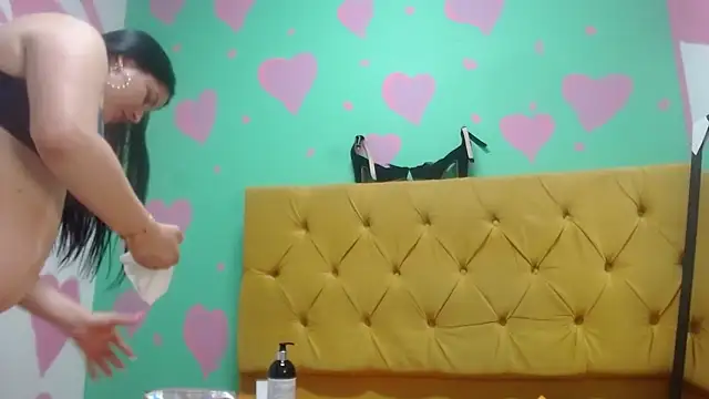 agathacorlincm101 online show from 4, 2, 2025