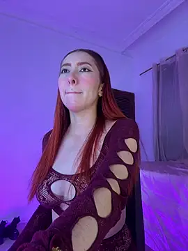 lanaturner  online show from 17, 12, 2025