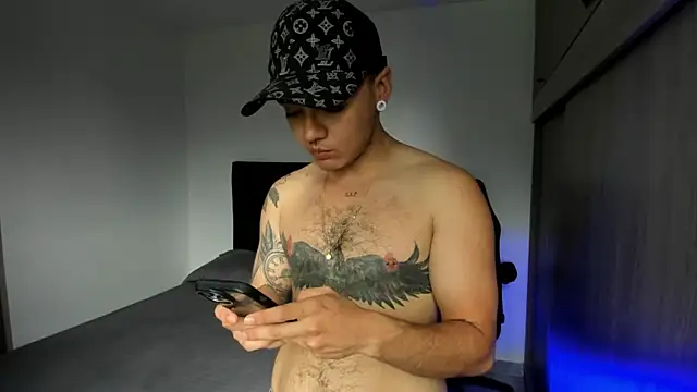 Snapshot of male_pussy chatting on 24, 4, 2026 male pussy online show from 24, 4, 2026