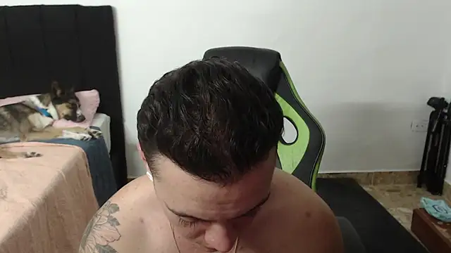 Snapshot of male_pussy chatting on 30, 4, 2026 male pussy online show from 30, 4, 2026