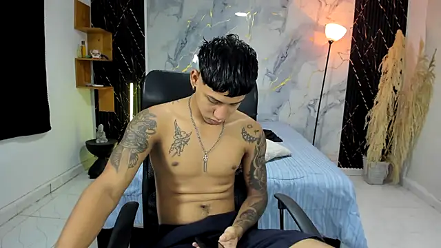 Snapshot of slim_master12 chatting on 6, 5, 2026 slim master12 online show from 6, 5, 2026
