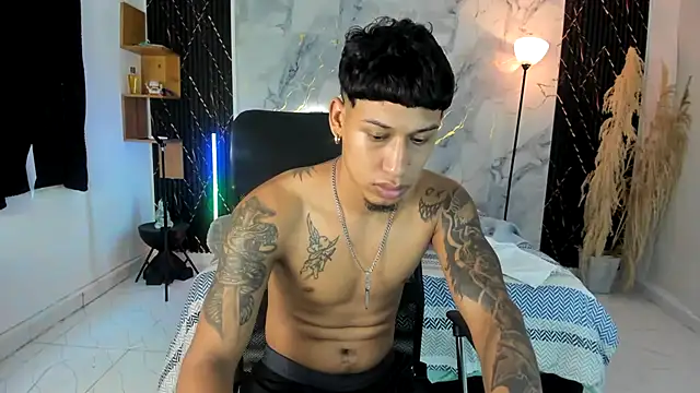 Snapshot of slim_master12 chatting on 2, 5, 2026 slim master12 online show from 2, 5, 2026