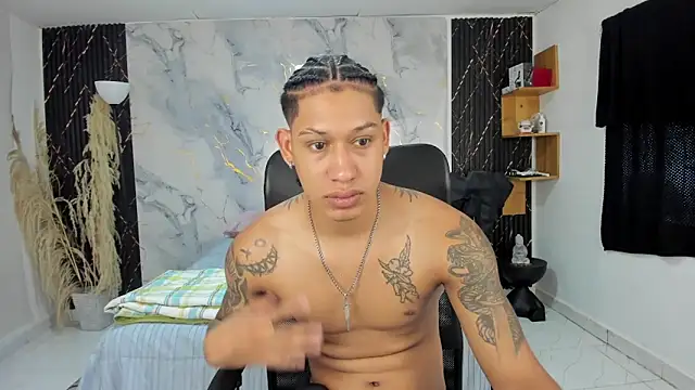 Snapshot of slim_master12 chatting on 6, 8, 2026 slim master12 online show from 6, 8, 2026