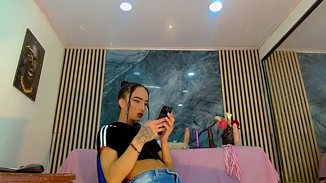 PriscilaRainbow online show from 28, 2, 2025