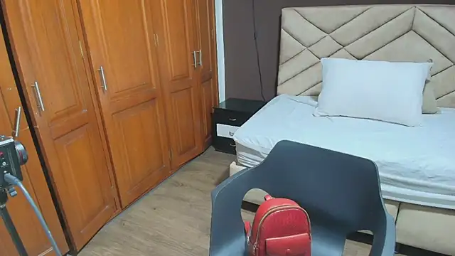 Raquel jones online show from 30, 10, 2025