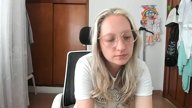 Adele johnsonn1 online show from 6, 11, 2025