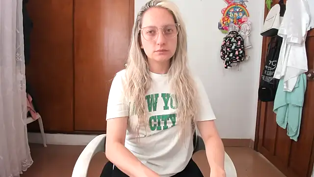 Adele johnsonn1 online show from 12, 11, 2025