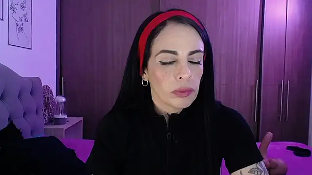 violett honney online show from 5, 3, 2026