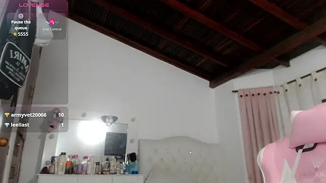 Snapshot of milk_cow_ chatting on 8, 11, 2025 milk cow online show from 8, 11, 2025