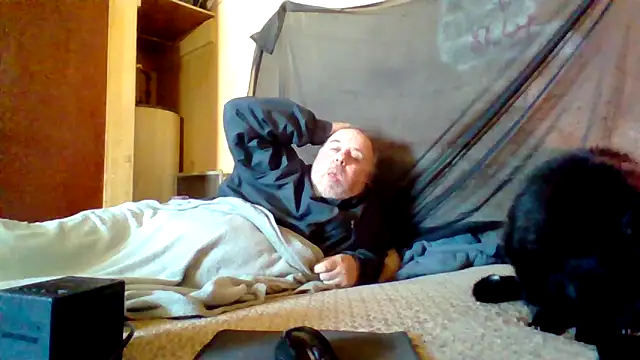 Nightshade7712 online show from 7, 2, 2026