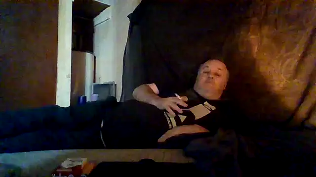 Nightshade7712 online show from 16, 12, 2025