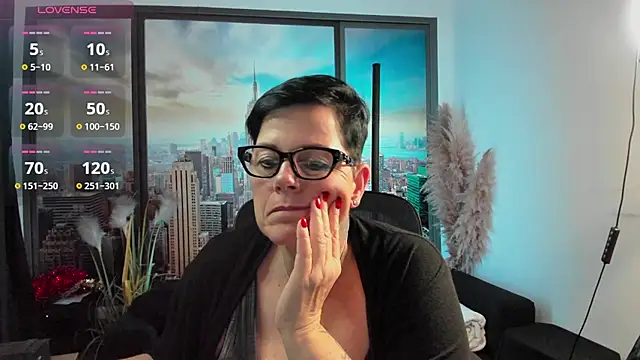 Snapshot of ninarandmann chatting on 12, 10, 2025 ninarandmann online show from 12, 10, 2025