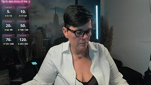 Snapshot of ninarandmann chatting on 15, 9, 2025 ninarandmann online show from 15, 9, 2025