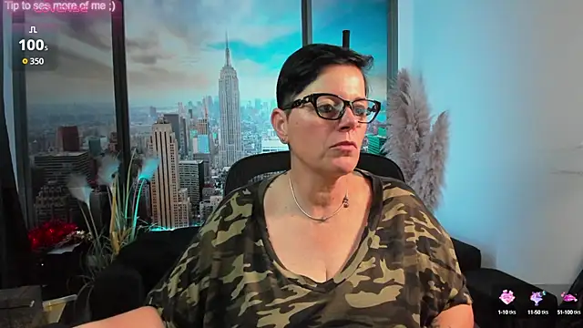 Snapshot of ninarandmann chatting on 13, 10, 2025 ninarandmann online show from 13, 10, 2025