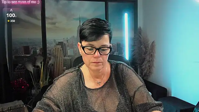 Snapshot of ninarandmann chatting on 6, 10, 2025 ninarandmann online show from 6, 10, 2025