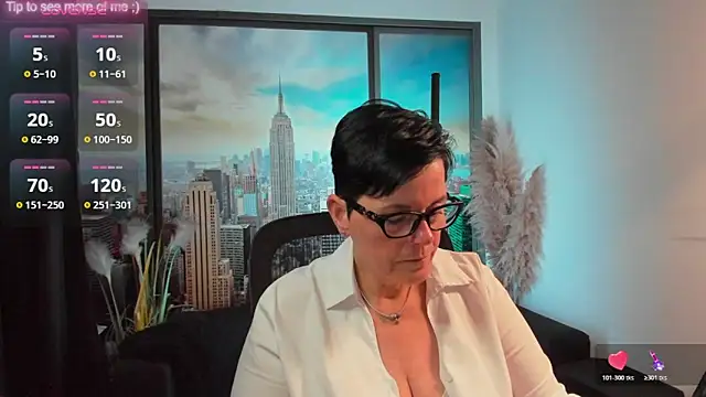 Snapshot of ninarandmann chatting on 24, 10, 2025 ninarandmann online show from 24, 10, 2025